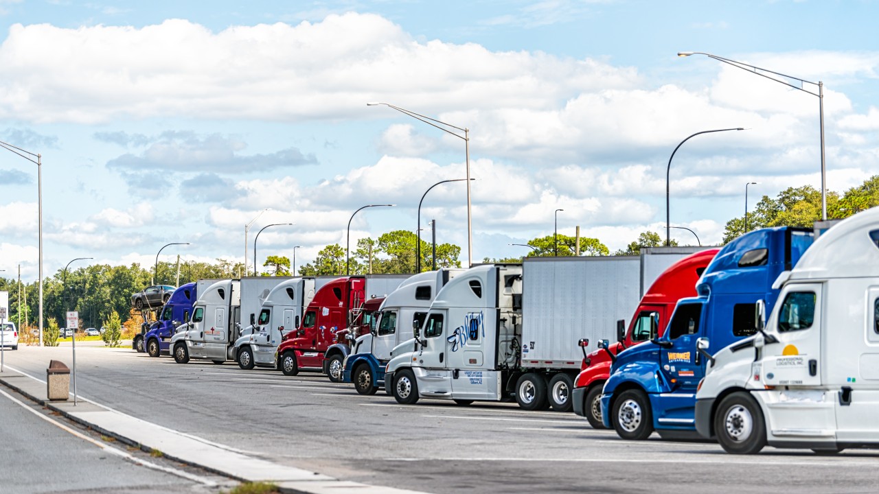 Truck fleet reviewing an MCS-150 biennial update and USDOT compliance filing
